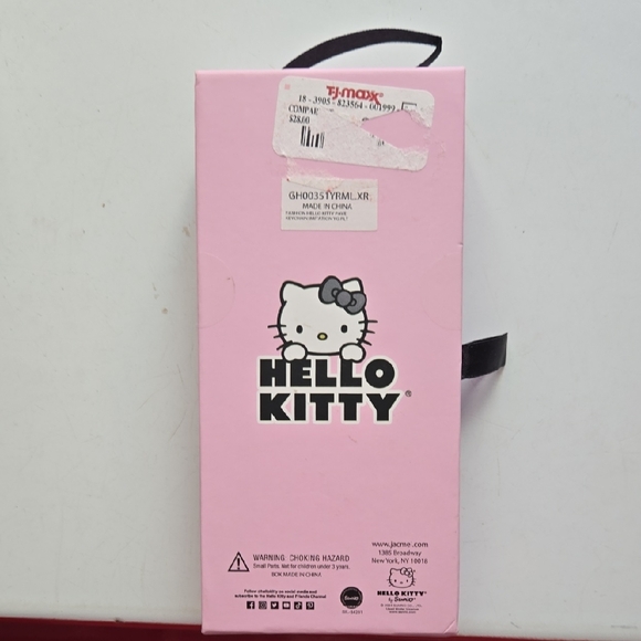 Adorable Brand New Hello Kitty Gold and Silver Keychain - Picture 2 of 4